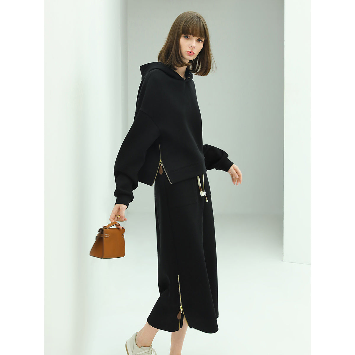 Edgy Black Midi Skit with Side Zip Slit-2