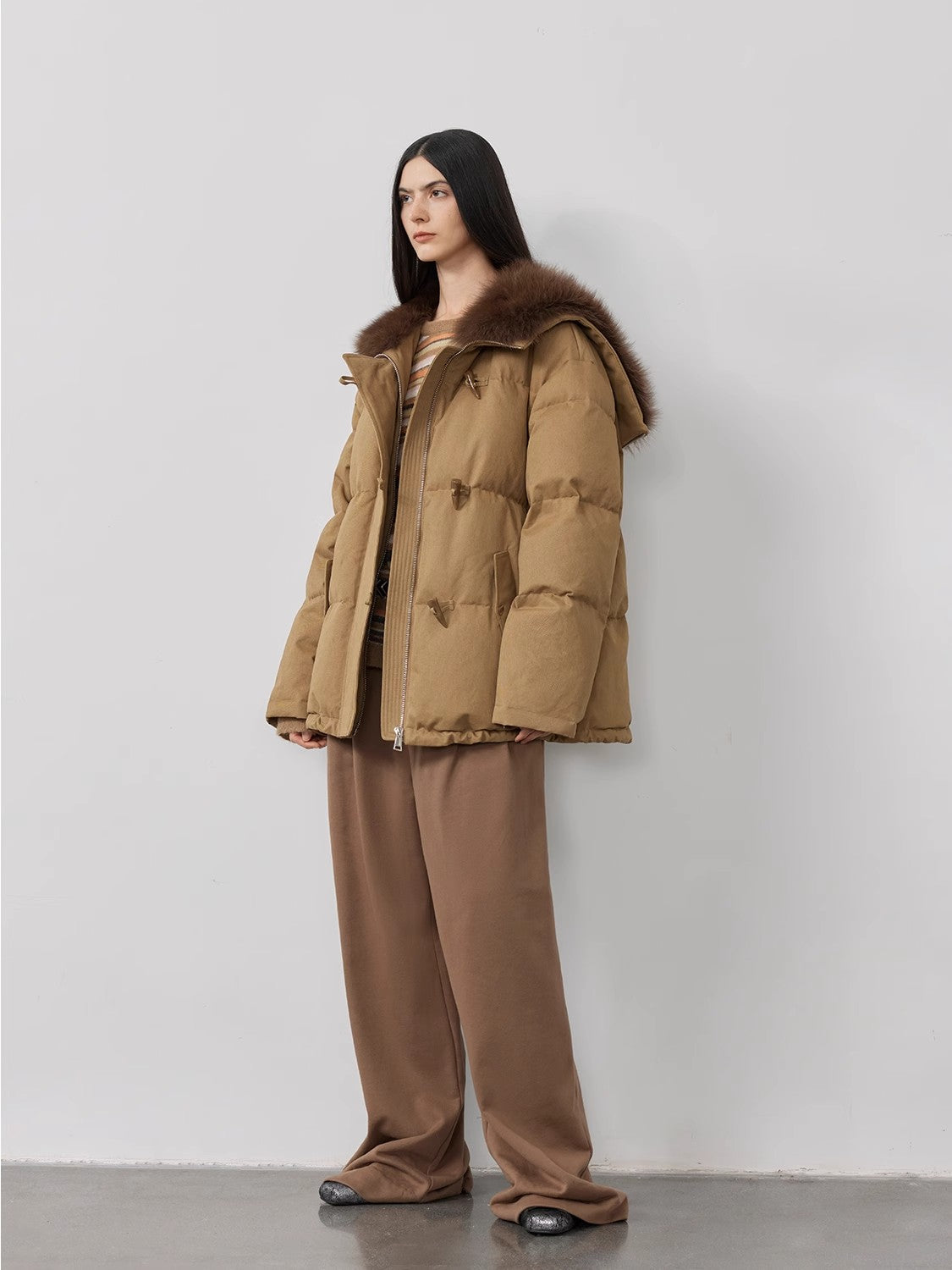 Fireladyfur Women's Down Parka with Fox Fur and Large Lapel“Street Badge”-4
