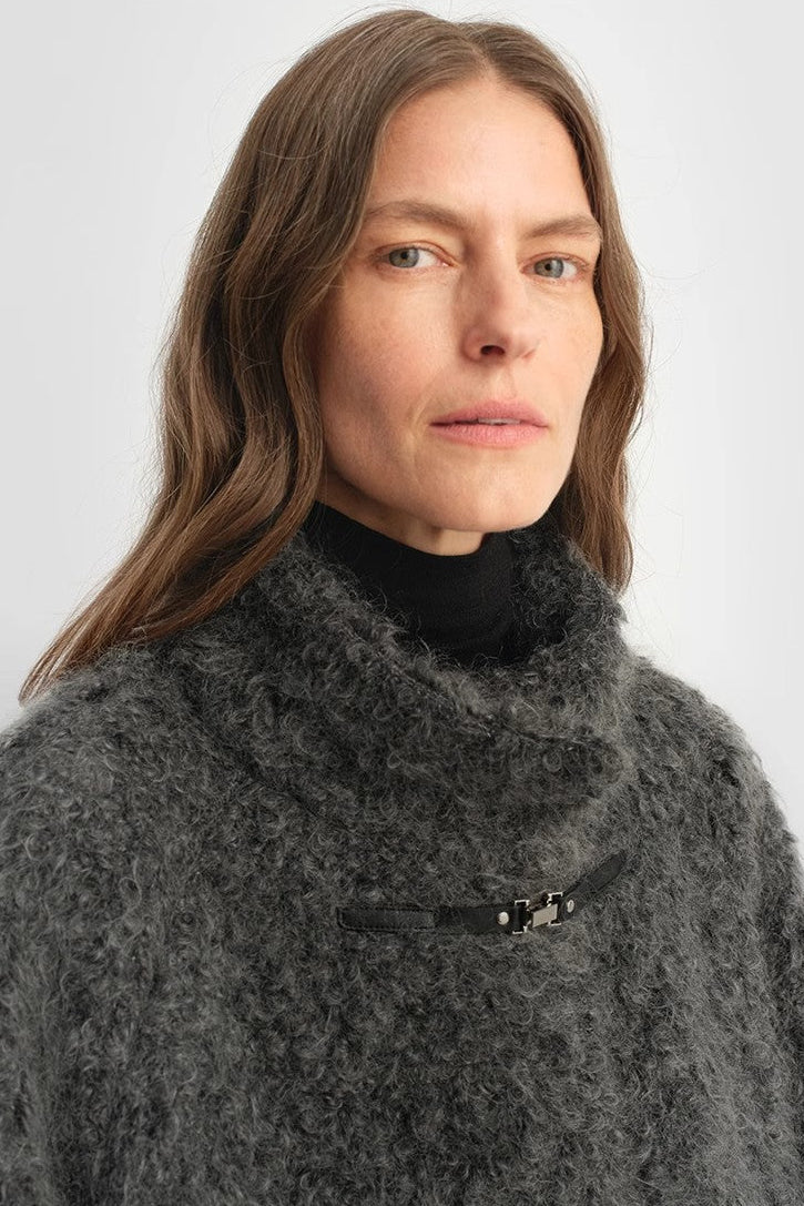 "Parisian Affair"Circle Long Fur Toggle Coat for Women-2