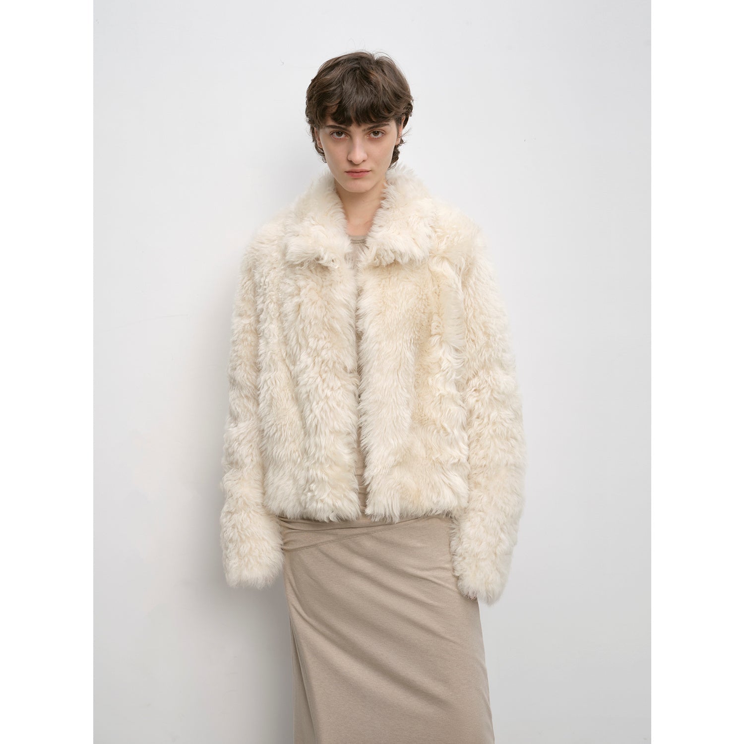 Fireladyfur Women's Soft & Warm Short Wool Sheepskin Coat“Blackmoon Berlin”-2