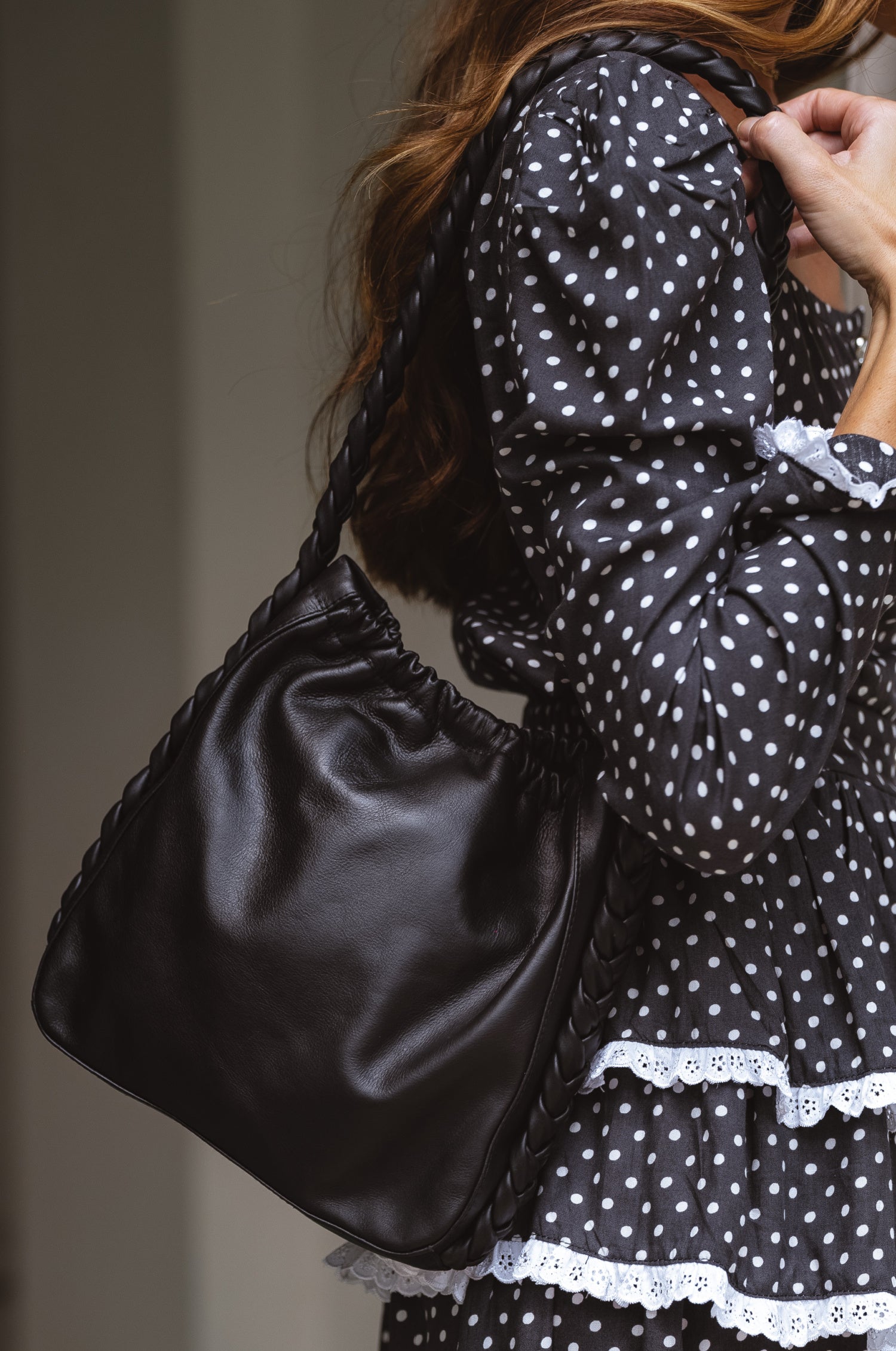 Sivuple Leather Shoulder Bag-1