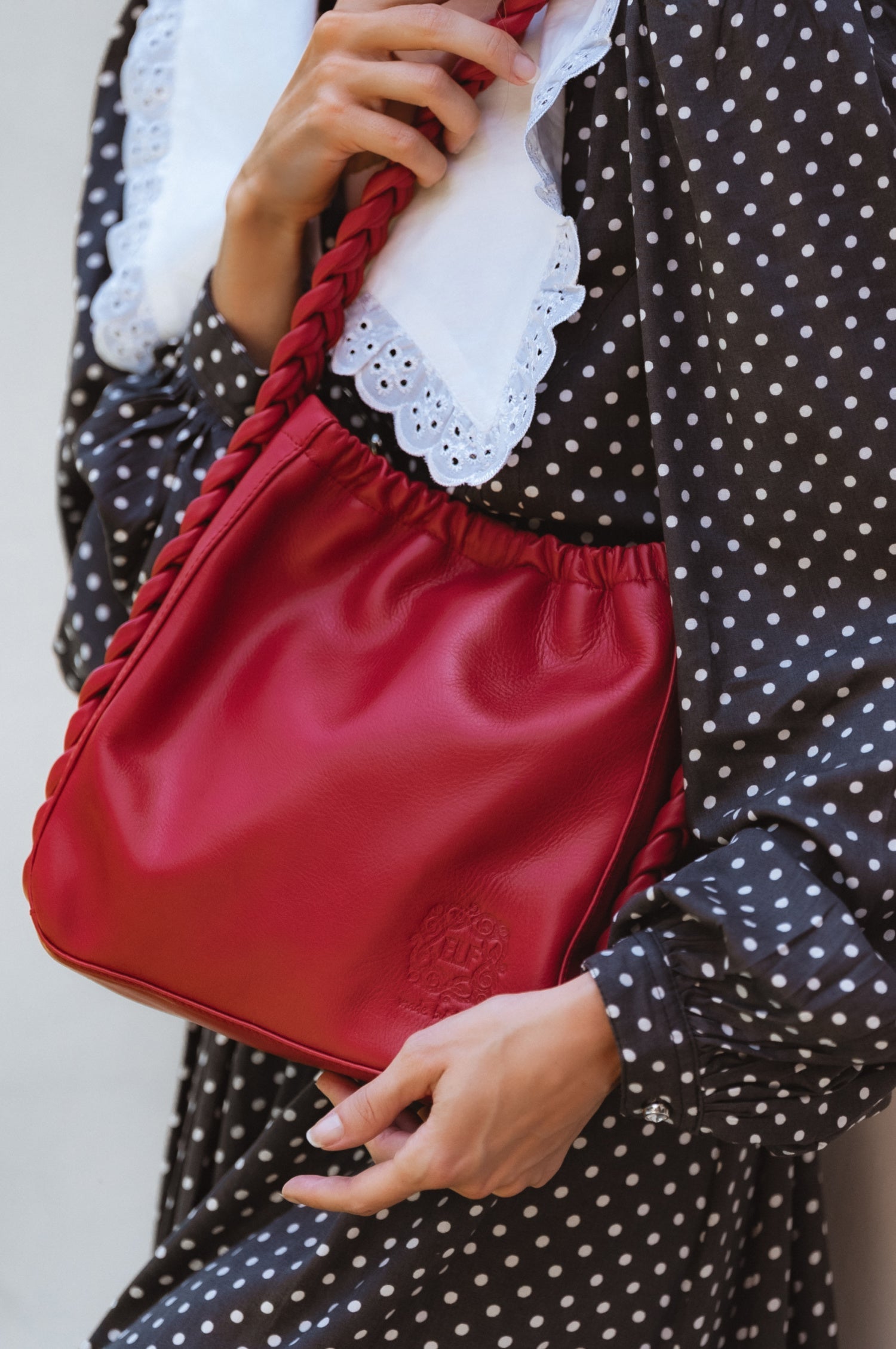 Sivuple Leather Shoulder Bag-1