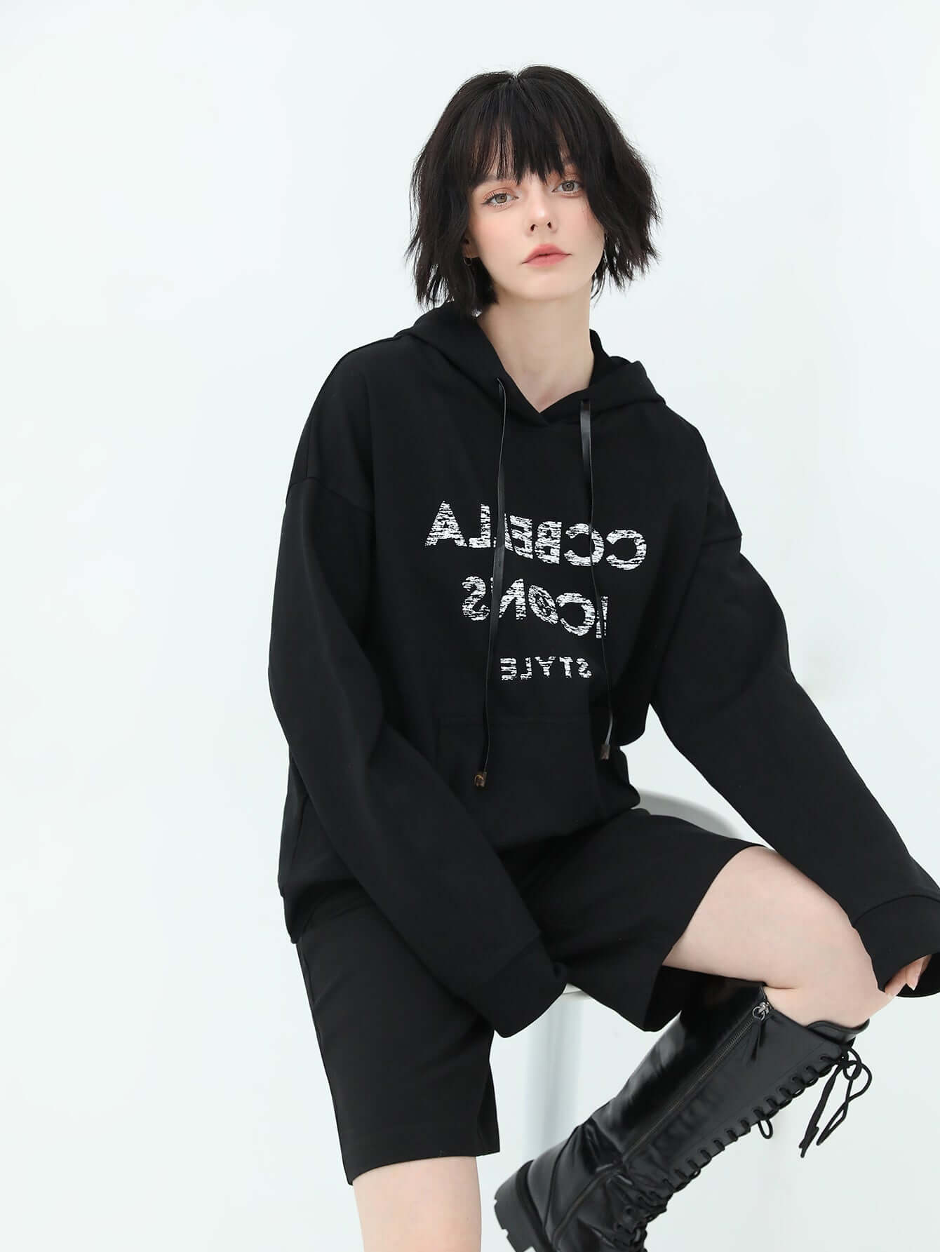 Black Graphic Print Pullover Hoodie-1