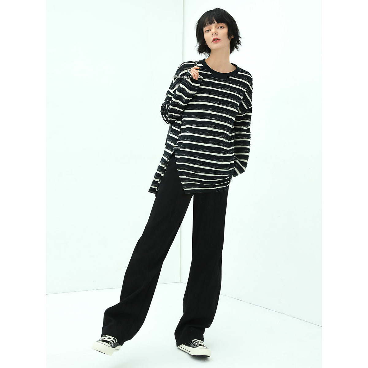 Loose Long Sleeve Striped Tee with Side Slit-2
